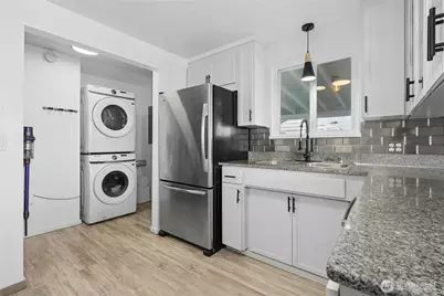 219 SW 108th Street, Seattle, WA 98146 - Photo 12