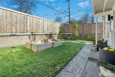 219 SW 108th Street, Seattle, WA 98146 - Photo 2