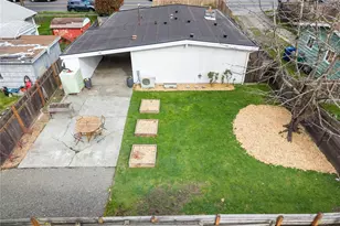 219 SW 108th St, Seattle, WA 98146 - Photo 24