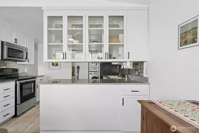 219 SW 108th Street, Seattle, WA 98146 - Photo 10