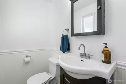 219 SW 108th Street, Seattle, WA 98146 - Photo 16