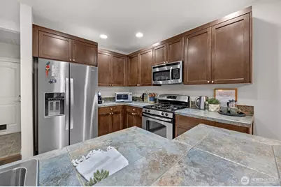 317 204th Place SE, Bothell, WA 98012 - Photo 8