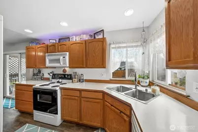 106 116th Street E, Tacoma, WA 98445 - Photo 6