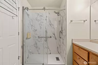 7912 170th Avenue NE #204, Redmond, WA 98052 - Photo 12