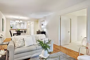 823 N 161st Pl, Shoreline, WA 98133 - Photo 4