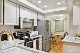 823 N 161st Pl, Shoreline, WA 98133 - Photo 12