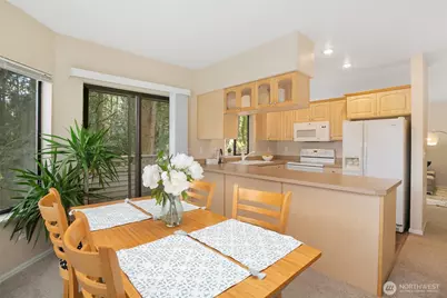 9009 Avondale Road NE #J120, Redmond, WA 98052 - Photo 8