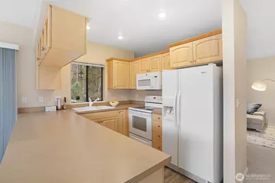 9009 Avondale Road NE #J120, Redmond, WA 98052 - Photo 10