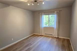 718 Kirkland Cir, Kirkland, WA 98033 - Photo 6