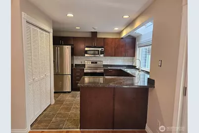 2455 130th Avenue SE, Bellevue, WA 98005 - Photo 6