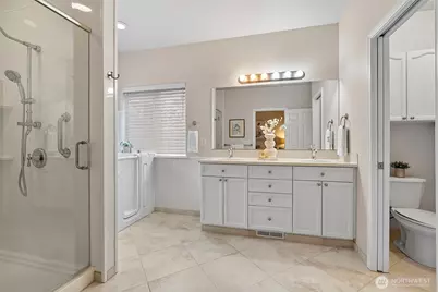5825 54th Street W, University Place, WA 98467 - Photo 16