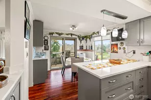 23409 Lakeview Dr, Mountlake Terrace, WA 98043 - Photo 12