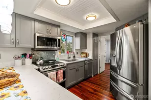 23409 Lakeview Dr, Mountlake Terrace, WA 98043 - Photo 14