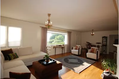 4610 Lake Wa Boulevard NE, Kirkland, WA 98033 - Photo 2