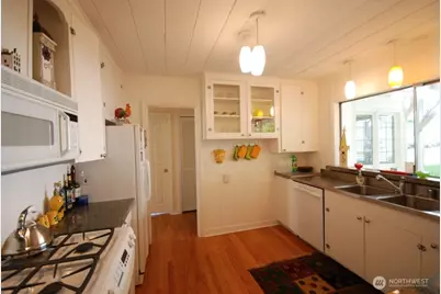 4610 Lake Wa Boulevard NE, Kirkland, WA 98033 - Photo 4