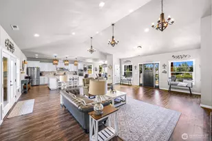 19727 Skyridge Rd, Mount Vernon, WA 98274 - Photo 4