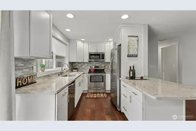 4613 NE 23rd Street, Renton, WA 98059 - Photo 4