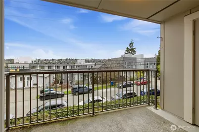 2253 Gilman Drive W #105, Seattle, WA 98119 - Photo 18