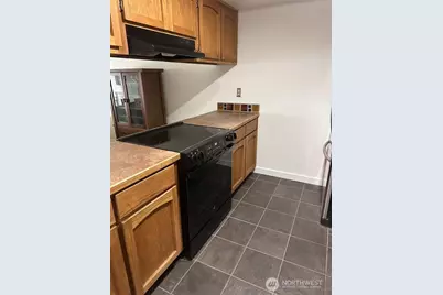 2253 Gilman Drive W #105, Seattle, WA 98119 - Photo 22