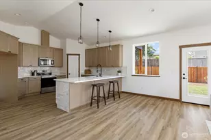 900 NW Shire St, Oak Harbor, WA 98277 - Photo 6