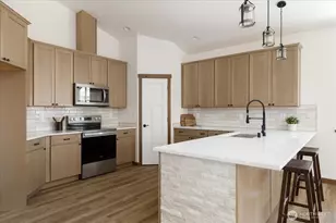 900 NW Shire St, Oak Harbor, WA 98277 - Photo 10