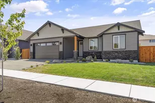 900 NW Shire St, Oak Harbor, WA 98277 - Photo 2