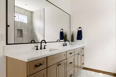 900 NW Shire Street, Oak Harbor, WA 98277 - Photo 18