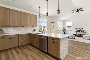 900 NW Shire St, Oak Harbor, WA 98277 - Photo 12