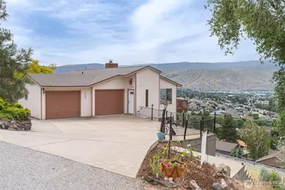 624 Daniels Drive NE, East Wenatchee, WA 98802 - Photo 1