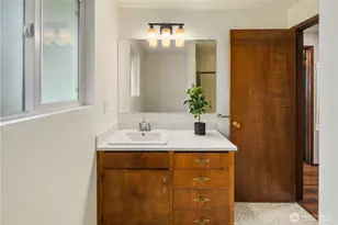 811 16th St NW, Puyallup, WA 98371 - Photo 24