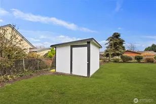 811 16th St NW, Puyallup, WA 98371 - Photo 38