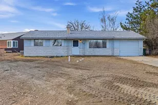 702 West Ridge Dr, Omak, WA 98841 - Photo 1