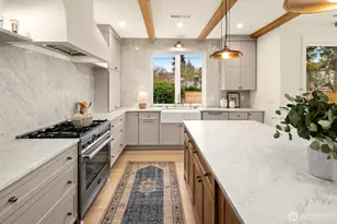 8221 22nd Ave NE, Seattle, WA 98115 - Photo 10