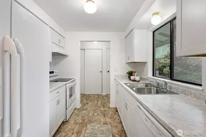 614 SW Taft Boulevard, Port Orchard, WA 98367 - Photo 10