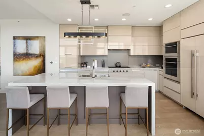 10650 NE 9th Place #2524, Bellevue, WA 98004 - Photo 10