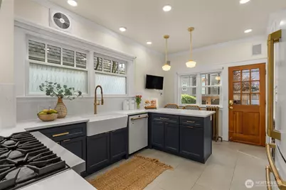 5241 16th Avenue NE, Seattle, WA 98105 - Photo 8