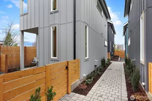 2006 B 19th Ave S, Seattle, WA 98144 - Photo 2