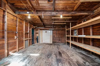 23711 Dorre Don Way SE, Maple Valley, WA 98038 - Photo 34