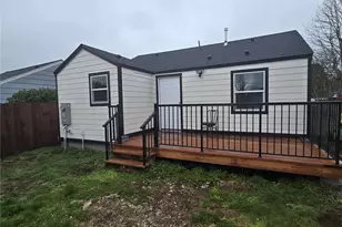 437 D St, Blaine, WA 98230 - Photo 2