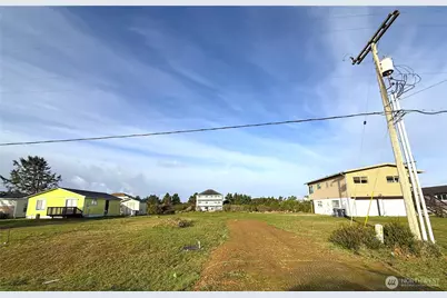 555 Canal Drive NE, Ocean Shores, WA 98569 - Photo 8