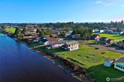 555 Canal Drive NE, Ocean Shores, WA 98569 - Photo 10