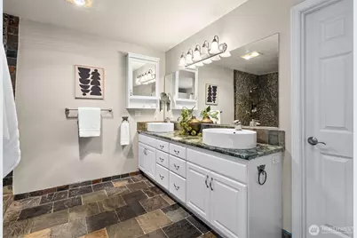 7139 NE Dolphin Drive, Bainbridge Island, WA 98110 - Photo 18