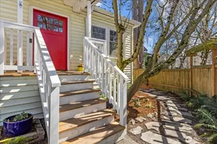 810 NE Ravenna Blvd, Seattle, WA 98115 - Photo 2