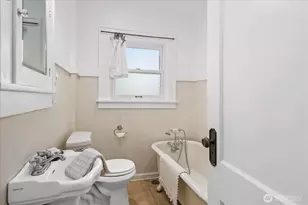 810 NE Ravenna Blvd, Seattle, WA 98115 - Photo 14