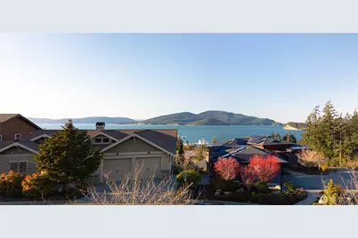 2707 17th Street, Anacortes, WA 98221 - Photo 2