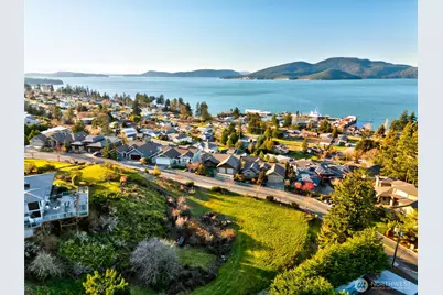 2707 17th Street, Anacortes, WA 98221 - Photo 1