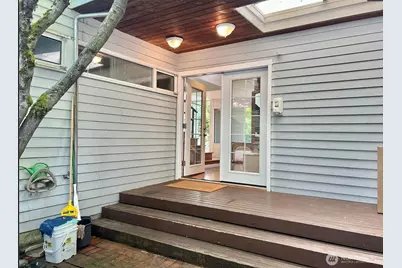 2700 123rd Avenue SE, Bellevue, WA 98005 - Photo 1