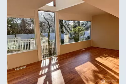 2700 123rd Avenue SE, Bellevue, WA 98005 - Photo 4