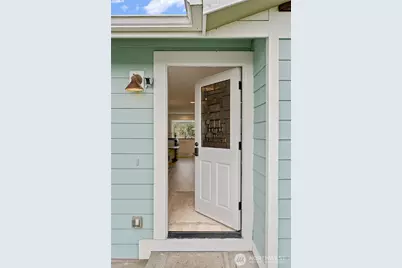 801 Livingston Bay Shore Drive, Camano Island, WA 98282 - Photo 4