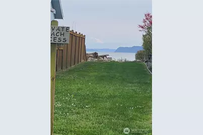 801 Livingston Bay Shore Drive, Camano Island, WA 98282 - Photo 2